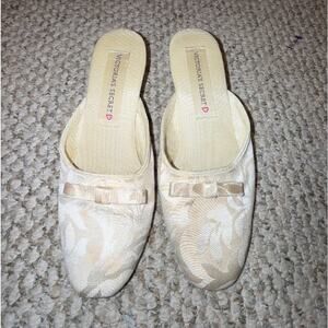 Vintage Victorious Secret Kitten Heels
